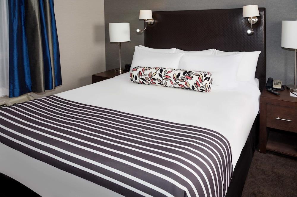 Hotel Sandman Signature South