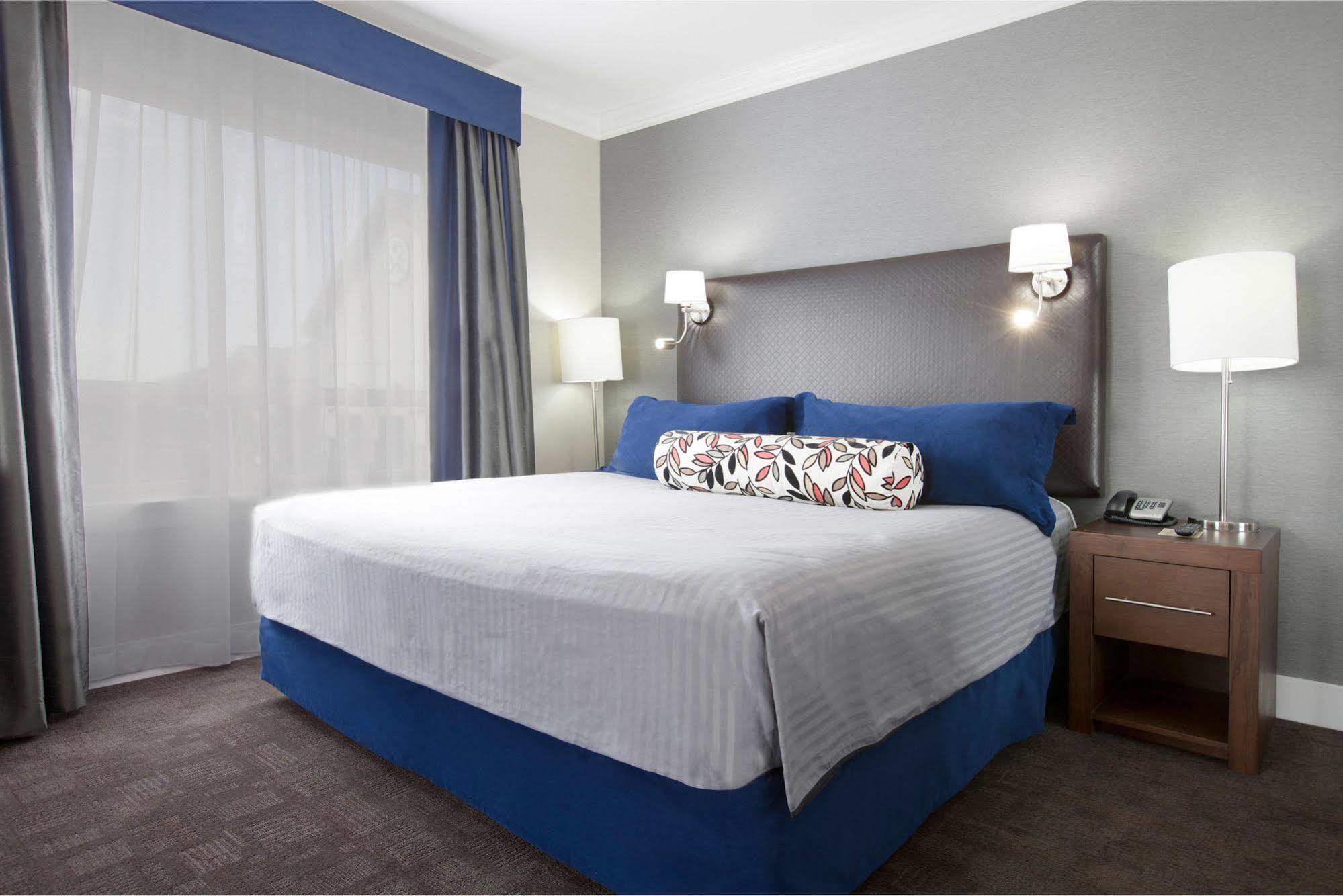Hotel Sandman Signature South 4*